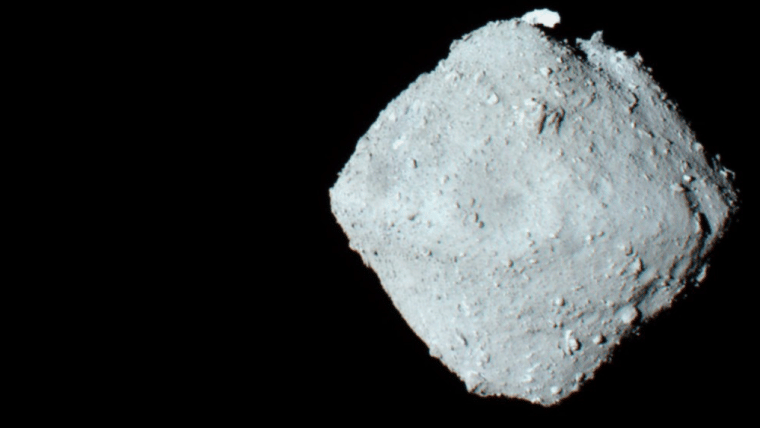 Qué se sabe de Ryugu: el asteroide que podría albergar los orígenes de la vida en la Tierra