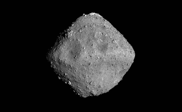 Qué se sabe de Ryugu: el asteroide que podría albergar los orígenes de la vida en la Tierra