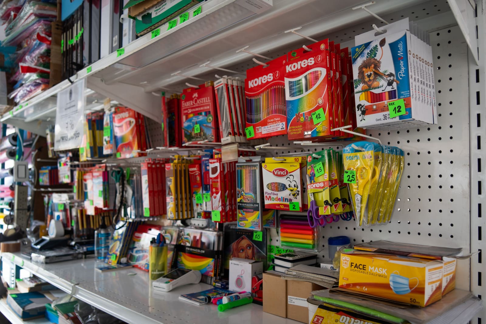 Chacaito útiles escolares colores cuadernos estuche pega lápices tijeras temperas Caracas El Diario Jose Daniel Ramos