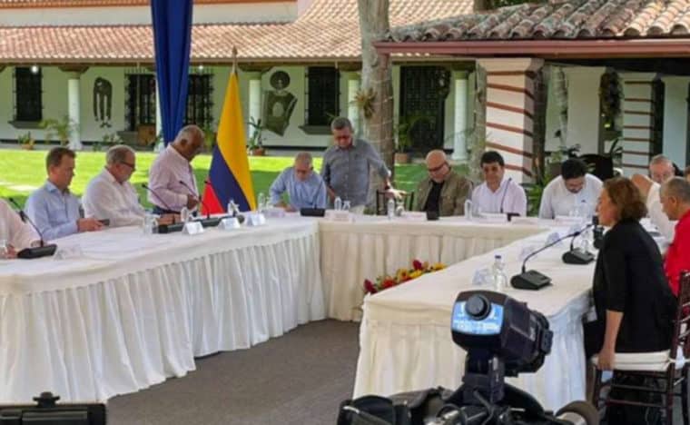 ¿Qué puntos acordaron el ELN y el gobierno colombiano durante su reunión en Caracas?