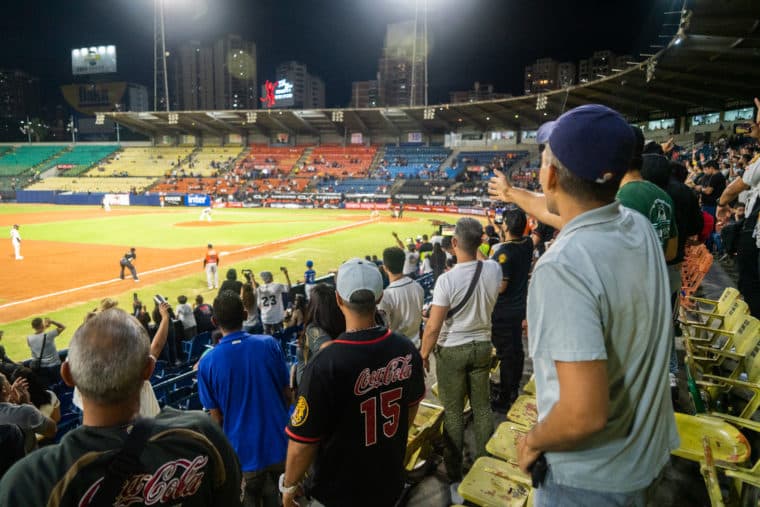 Leones del Caracas on X: ¡Playball! En el estadio Luis Aparicio