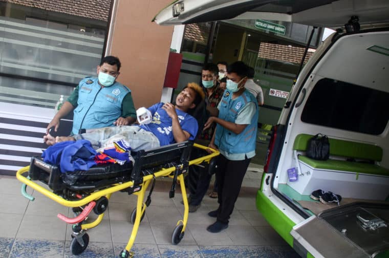 Tragedia en Indonesia: más de 120 muertos tras un partido de fútbol ￼