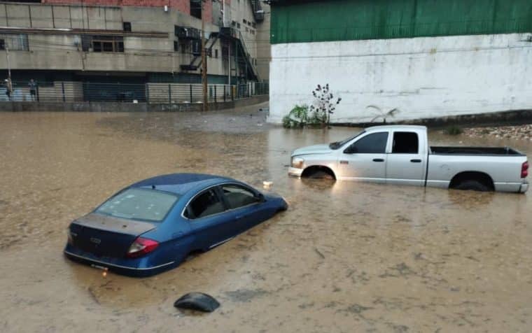 Inundaciones afectaron a los municipios Carrizal y Los Salias de los Altos Mirandinos