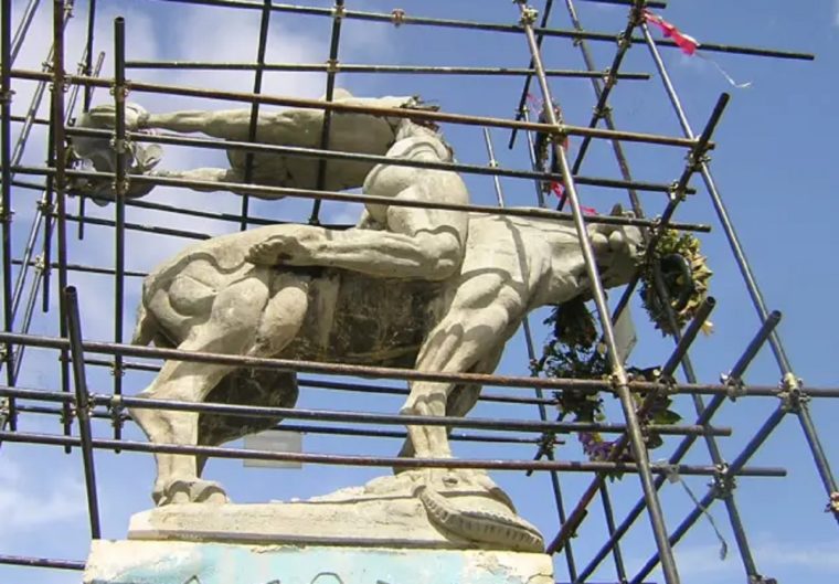 Una comisión del régimen sustrajo la estatua de María Lionza de los talleres de la UCV