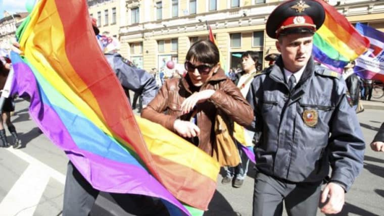 Rusia aprueba ley que incrementa las restricciones a la comunidad LGBTIQ+