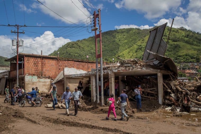 Un tercio de la población venezolana, en su mayoría pensionados y empleados públicos, está en pobreza extrema