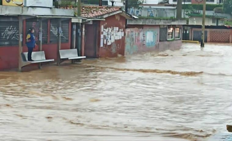 Inundaciones afectaron a los municipios Carrizal y Los Salias de los Altos Mirandinos
