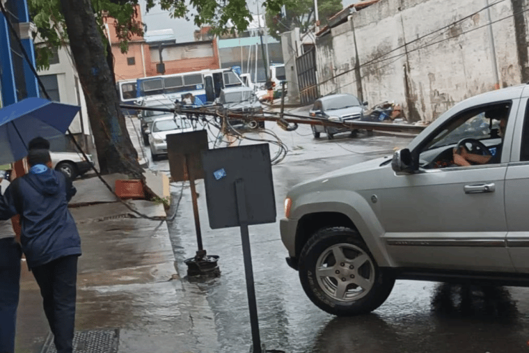 Lluvias en la Gran Caracas provocaron deslizamientos de tierra e inundaciones