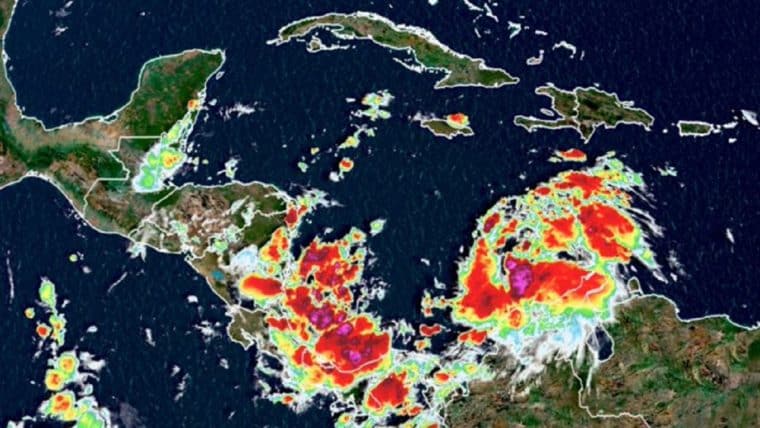 Depresión tropical 13 se convirtió en la tormenta tropical Julia en su paso por Venezuela