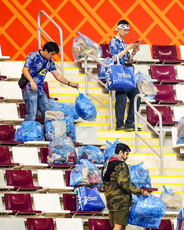 Mundial Catar 2022: hinchas y futbolistas de Japón se viralizan por limpiar al final de los partidos 