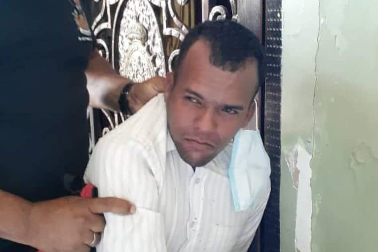 Detuvieron a un hombre por lanzar una piedra contra la reliquia de La Chinita en Maracaibo