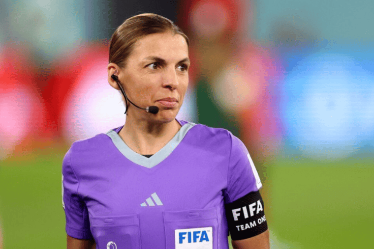 Por primera vez un partido de una Copa del Mundo masculina será arbitrado por tres mujeres