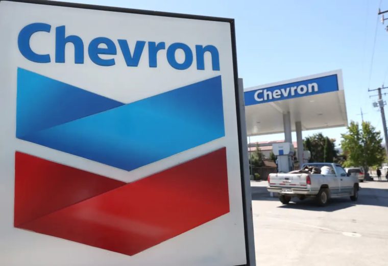 ¿Qué implicaciones puede tener la licencia otorgada por Estados Unidos a Chevron?