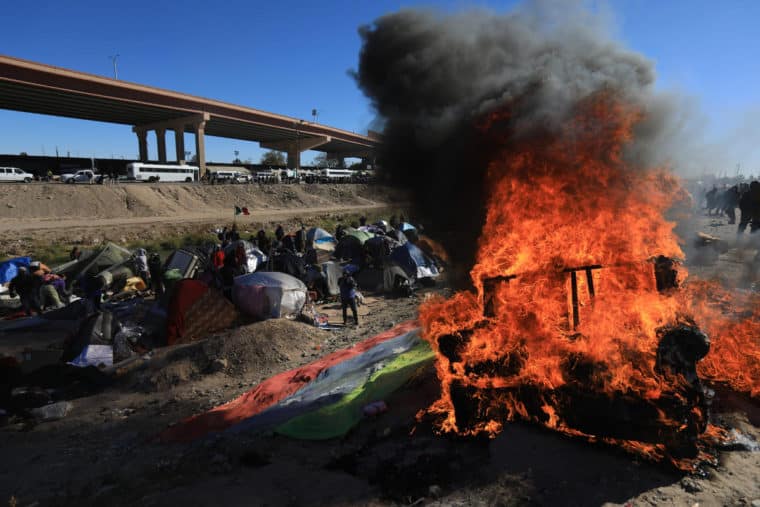 Migrantes venezolanos y autoridades mexicanas se enfrentaron en las orillas del río Bravo