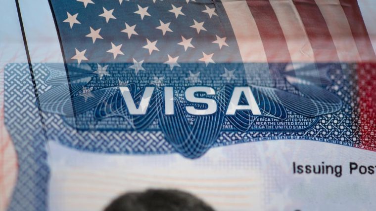 Embajada de EE UU en Bogotá redujo a dos meses el lapso de espera para las citas de visas 