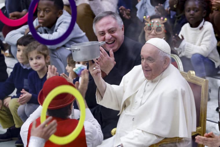 El papa Francisco reveló que ya firmó su renuncia en el Vaticano 