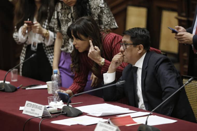 Pedro Castillo dictó la disolución del Congreso e instauró un gobierno de emergencia en Perú