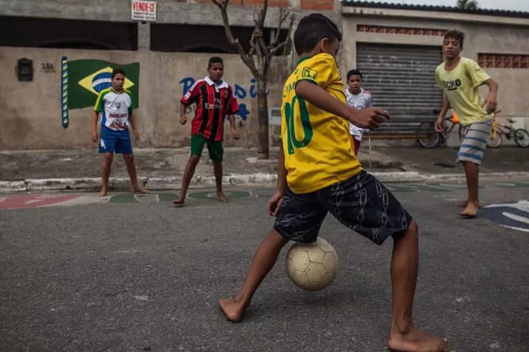 Por qué Inglaterra no logró exportar la popularidad del fútbol a algunas de sus colonias (pero sí a América Latina y Europa)
