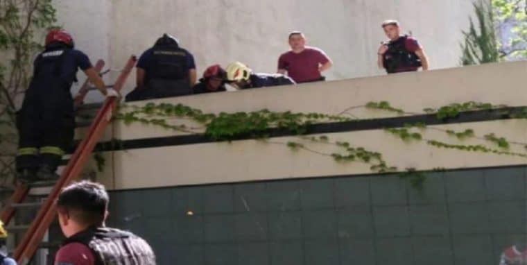 Venezolana cayó al vacío al intentar escapar de un hombre que la había amenazado en Argentina 