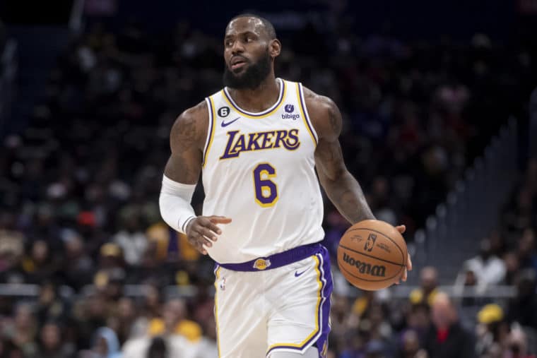 LeBron James, segundo jugador en la historia de la NBA que suma 38.000 puntos