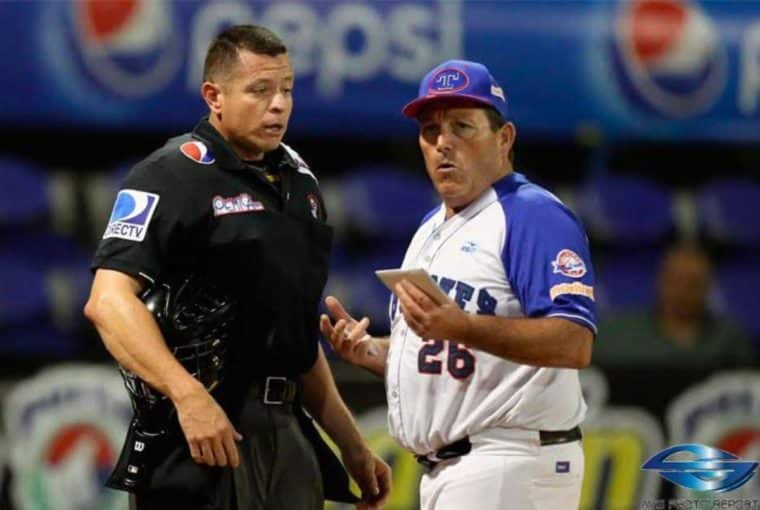 Carlos Torres, el umpire venezolano que se proyectó a la Serie Mundial