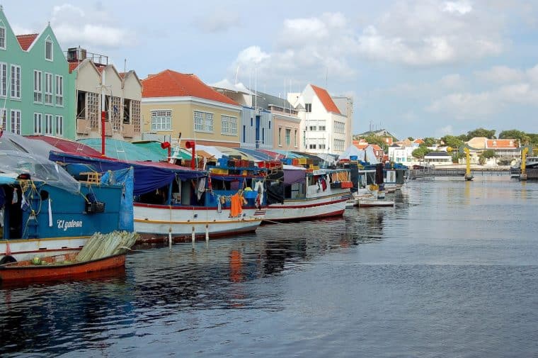 ¿Cuál es la propuesta de Fedecámaras para reactivar el comercio con Aruba y Curazao? 