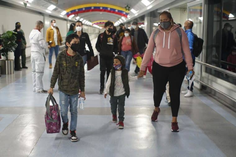 De migrantes a turistas: la perspectiva de los venezolanos que visitan el país 