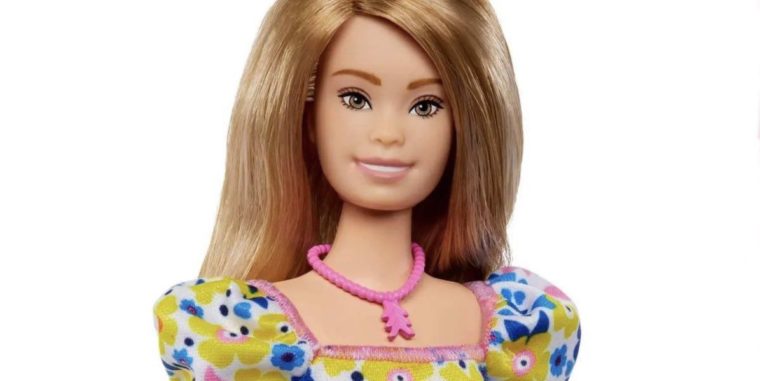 Crearon la primera muñeca Barbie con síndrome de down