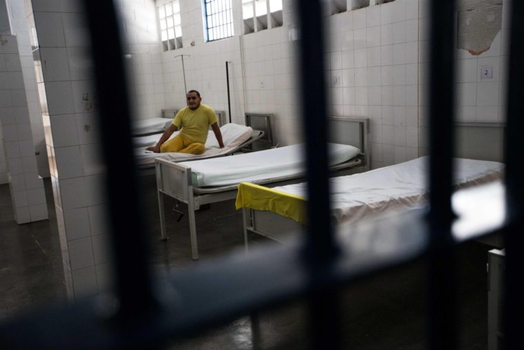 309 presos políticos y más de 100 muertes: la situación de las cárceles venezolanas en 2022
