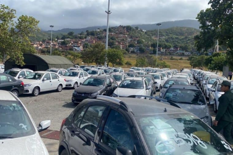Llegaron 1.000 vehículos iraníes a Venezuela: ¿cuáles son sus precios y características? 