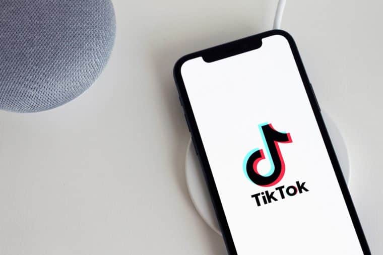 Alertan sobre reto viral de TikTok que insta a jóvenes a tomar medicamentos para dormir