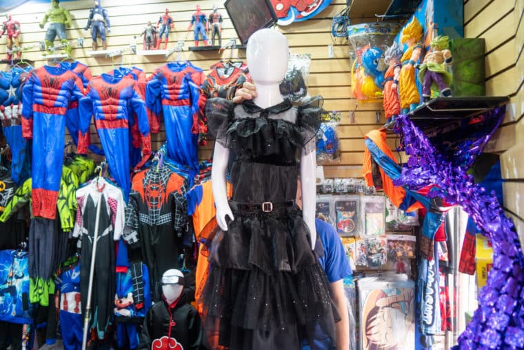Precios disfraces carnaval Caracas Venezuela disfraz comercios Merlina niños disfraz precios El Diario Jose Daniel Ramos