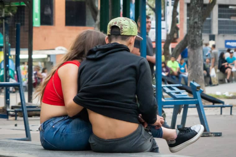 Parejas caraqueñas por las calles de Caracas 14 de febrero Día de los Enamorados Día del Amor y la Amistad El Diario Jose Daniel Ramos