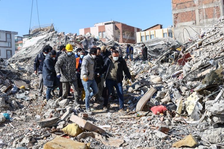Terremoto: 25.000 muertos en Turquía y Siria