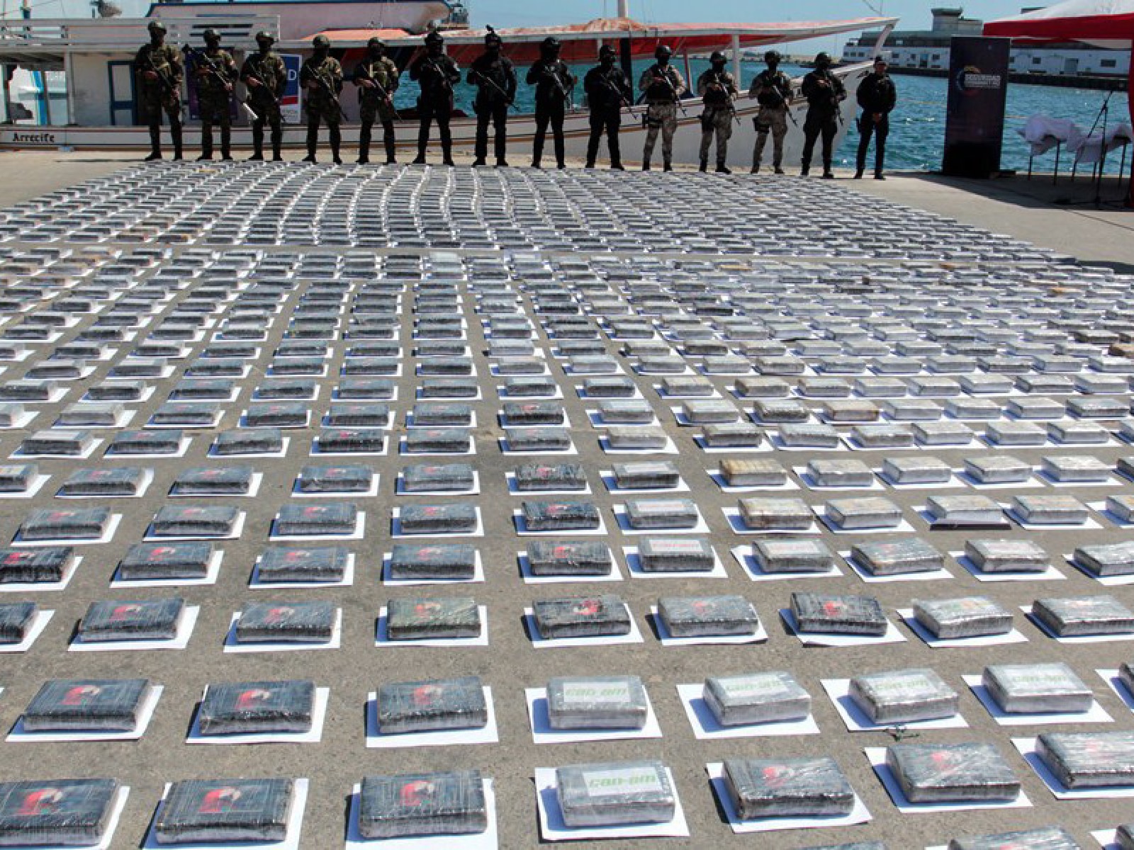 Incautaron en Sucre más de 1.300 kilogramos de droga con destino a Europa 