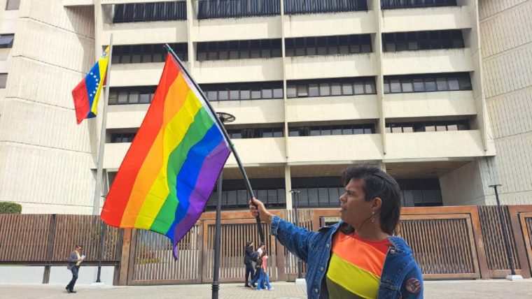 Organizaciones protestan ante el TSJ tras años de inacción en favor de la comunidad LGBTIQ+ en Venezuela