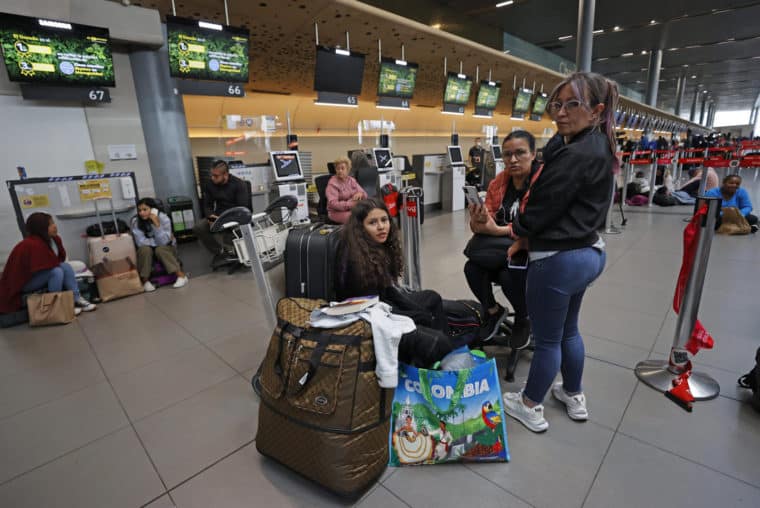 Lo que se sabe sobre la suspensión de vuelos de Viva Air en Colombia 