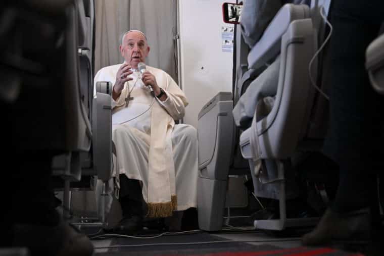 Papa Francisco: “Criminalización de los homosexuales es una injusticia y pecado”