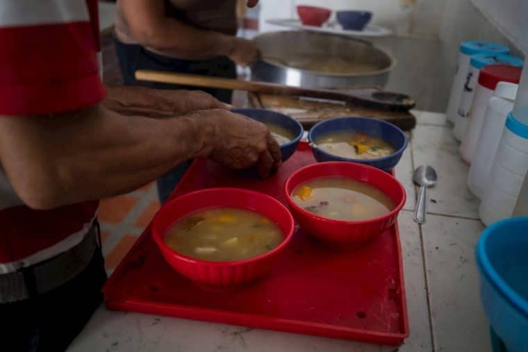 Advierten que los venezolanos no llevan una dieta saludable por el alto costo de los alimentos 