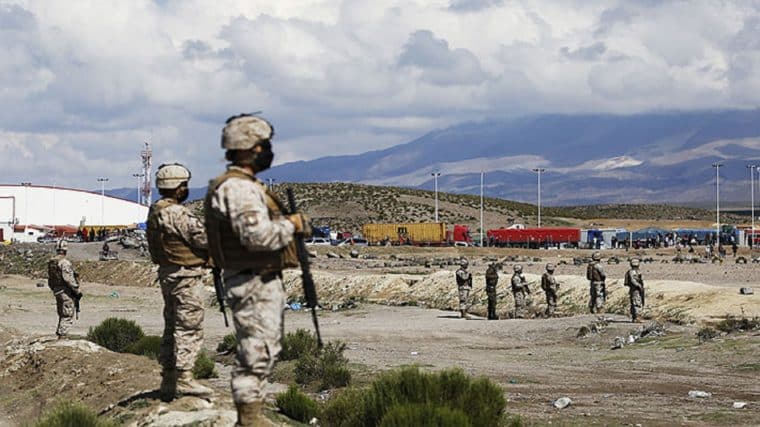 Chile militarizará sus fronteras: ¿cómo impacta esta medida en los migrantes de la región?