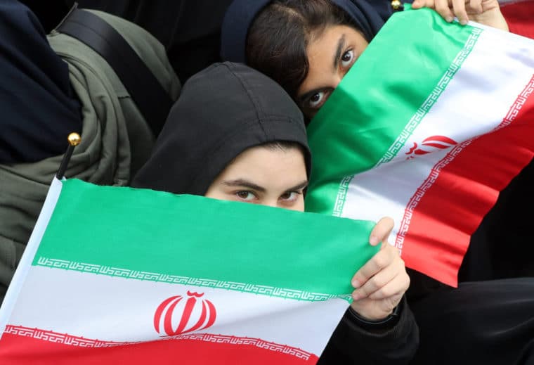 Al menos 650 niñas fueron envenenadas con gas tóxico en escuelas de Irán desde noviembre de 2022
