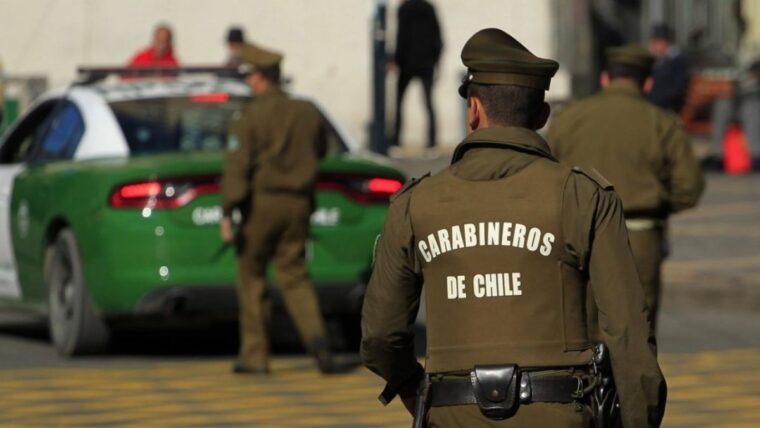 Detuvieron a un taxista argentino por tráfico de migrantes venezolanos en Chile