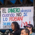 Protesta trabajadores públicos Ministerio Educación Caracas Salario digno Reivindicaciones laborales Negociaciones colectivas Conflictos laborales Derechos laborales Sindicatos Demandas laborales Reclamos salariales Presión social Movimiento obrero Manifestaciones Paro laboral Huelga Solidaridad laboral Condiciones de trabajo Precarización laboral Justicia social El Diario Jose Daniel Ramos