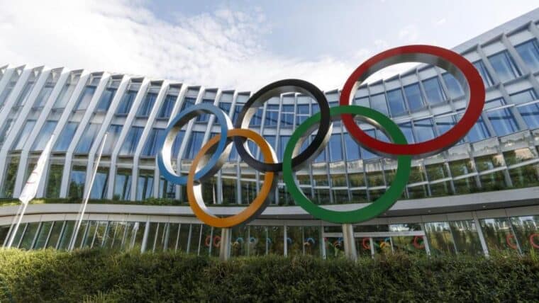 Cinco países europeos presionaron al COI para expulsar a Rusia y Bielorrusia de los Juegos Olímpicos 