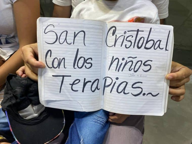 Klener, el adolescente que pudo escuchar pese a ser diagnosticado con pérdida total de la audición en Táchira