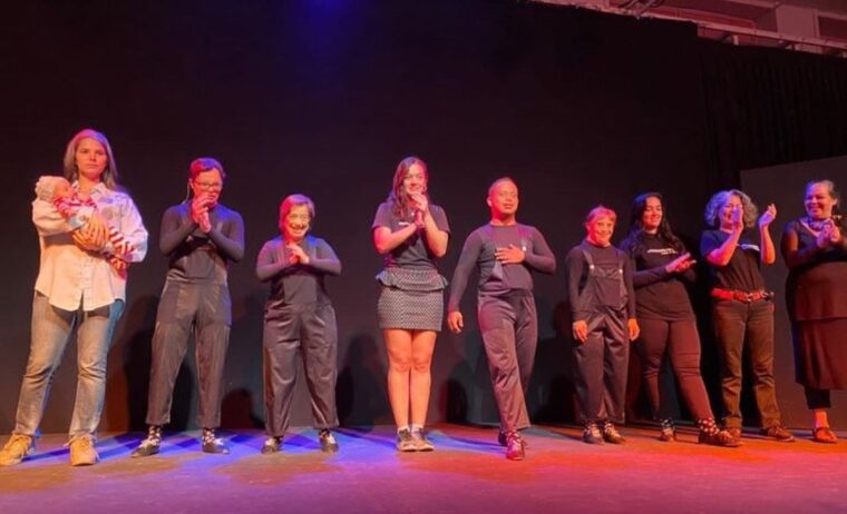 El teatro como experiencia de inserción laboral para personas con síndrome de down en Venezuela 