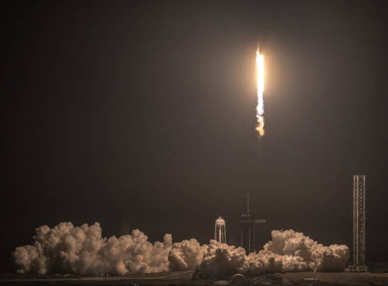 La misión Crew-6 de la NASA despegó hacia la Estación Espacial Internacional en una nave de SpaceX