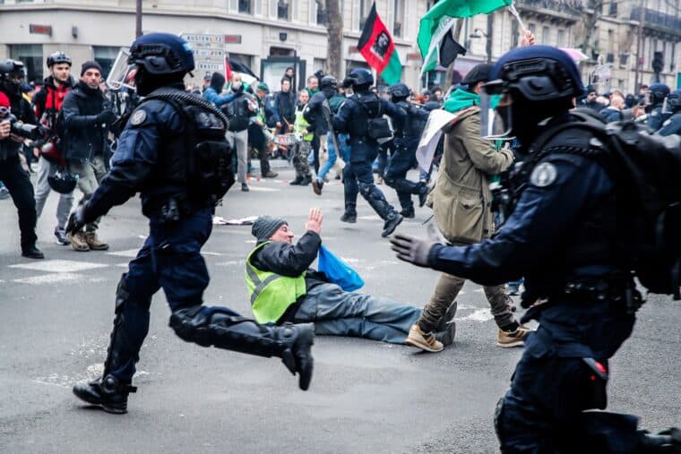 Sindicatos franceses protestan por séptima vez contra la reforma de pensiones de Macron