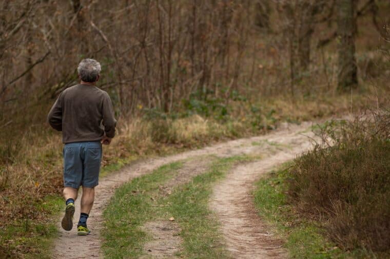 El ejercicio físico después de los 65 años de edad puede prolongar la vida