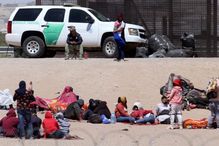 Las detenciones de migrantes en la frontera sur de EE UU aumentaron un 25 % en marzo